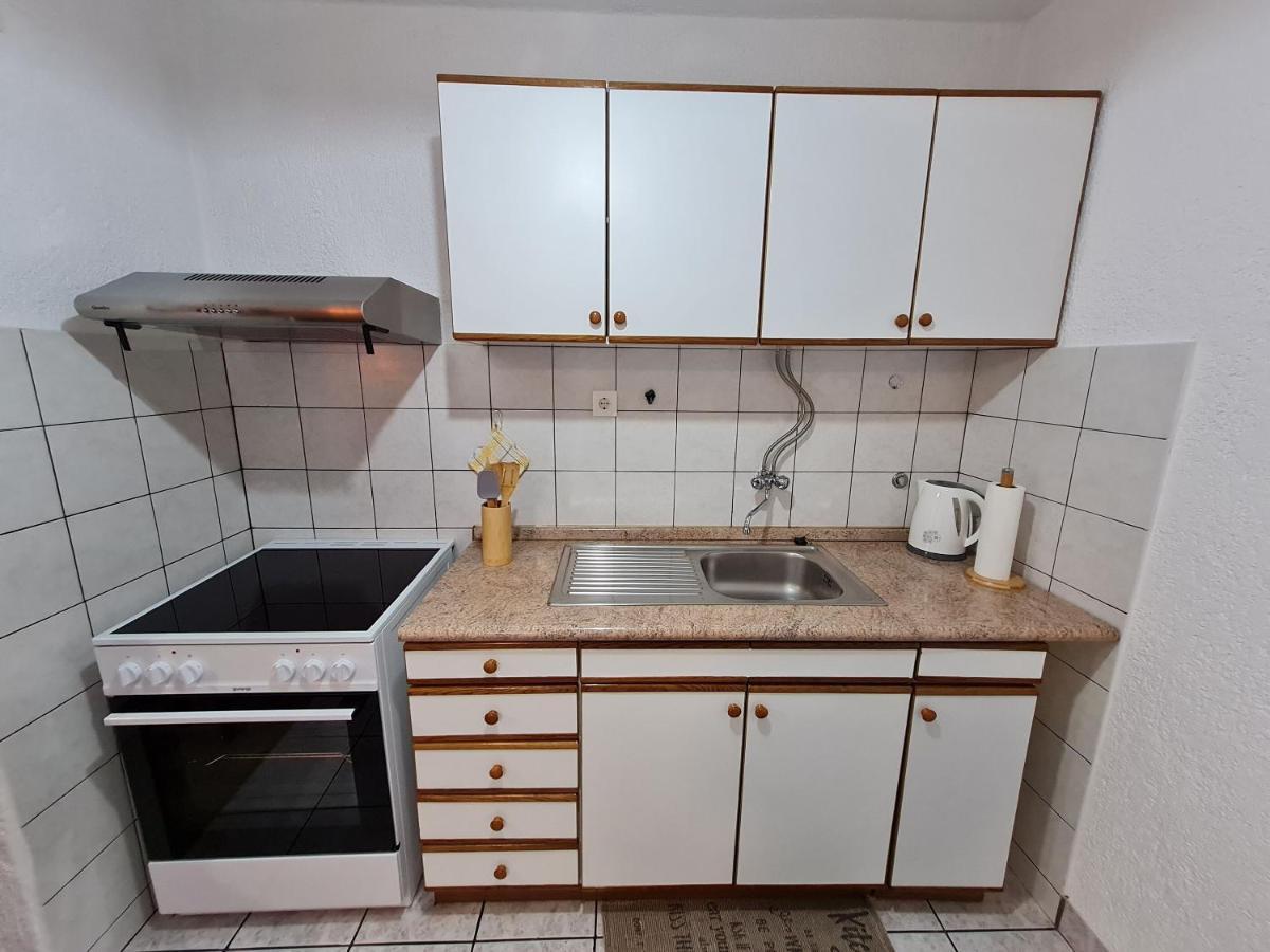 Apartment Marinera Сень Екстер'єр фото